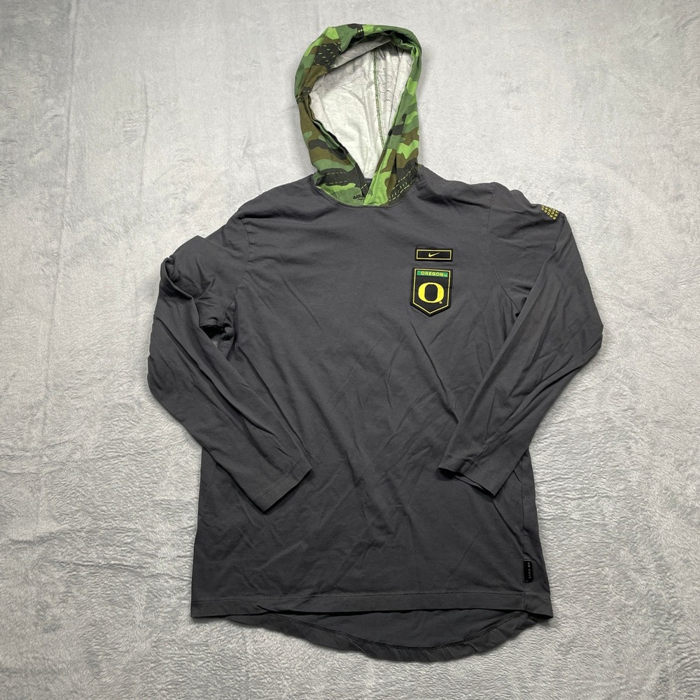 Nike Oregon Ducks Hoodie Mens Large Gray Camo Long Sleeve T-Shirt Curved Hem